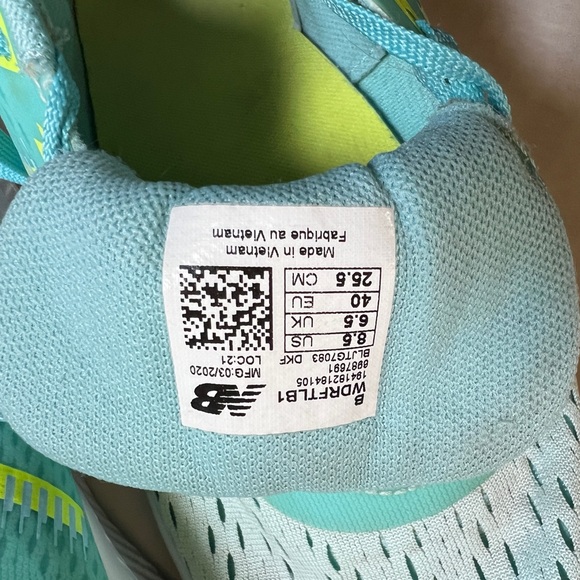 Ladies Mint Green Nike - Picture 9 of 10